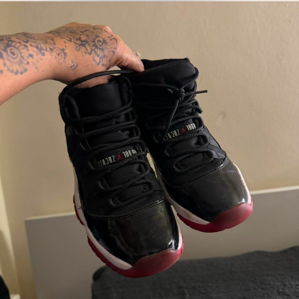 Jordan bred 11s